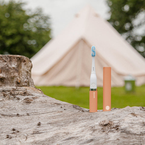 Festival Season Smiles: How to Keep Your Teeth Gleaming in the Grimiest Fields